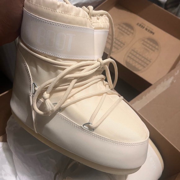 Moon Boot Cream Snow Boots - Picture 2 of 5